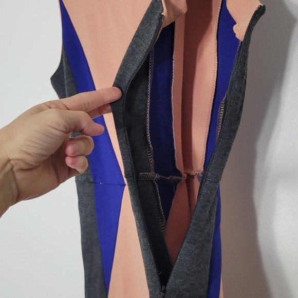 Elegant Colorblock Midi Dress - Picture 4 of 11